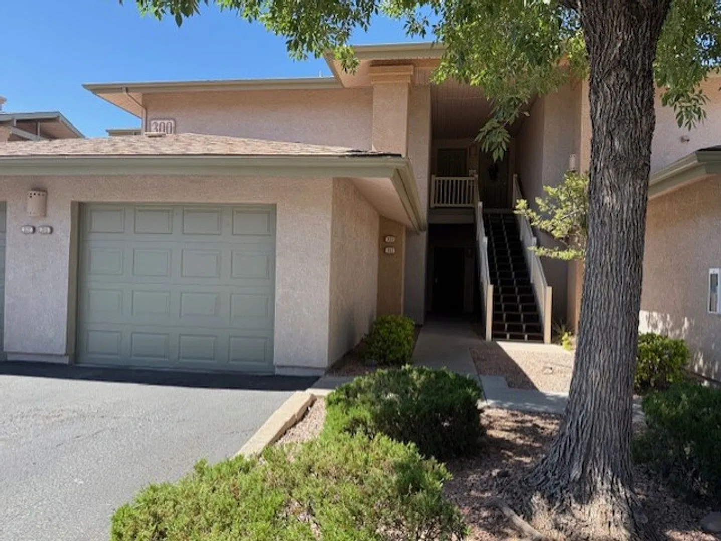 950 E Mingus Ave — Photo 1