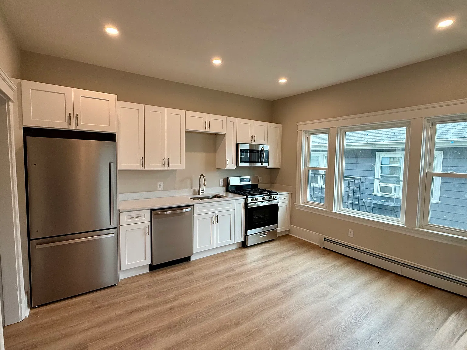 1 bed, 600 sqft, $1,800 — Photo 2
