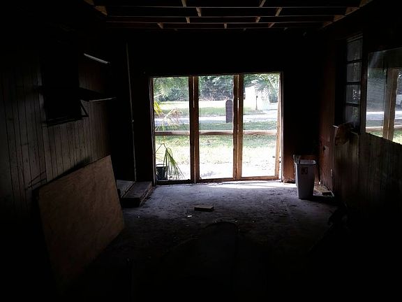 3rd image of 1118 La Salle St