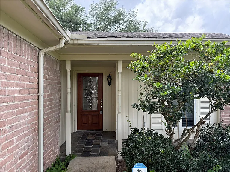 2410 Old Fort Rd — Photo 2