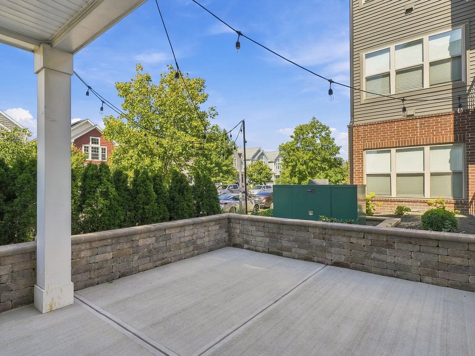 3 bed, 1990 sqft, $3,500 — Photo 4