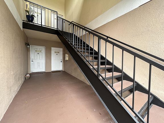 2nd image of 815 Boynton Beach Blvd #1