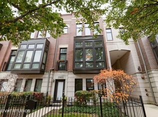 2900 N Paulina St #10, Chicago, IL 60657