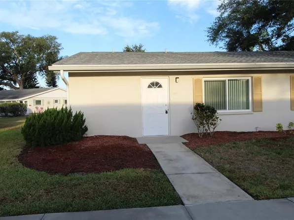 2202 Clubhouse Dr, Sun City Center, FL