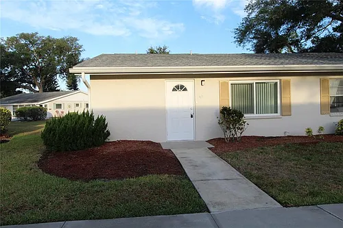 2202 Clubhouse Dr Photo 1