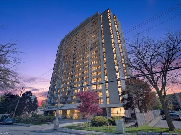 81 Church St #1408, Kitchener, ON N2G 4M1