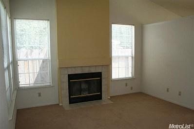 5th image of 2358 Oak Hill St
