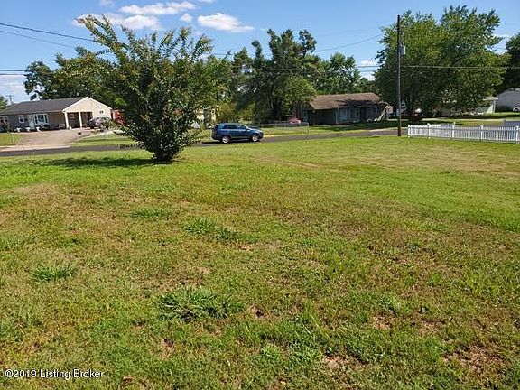 4th image of 13500 Tennis Blvd
