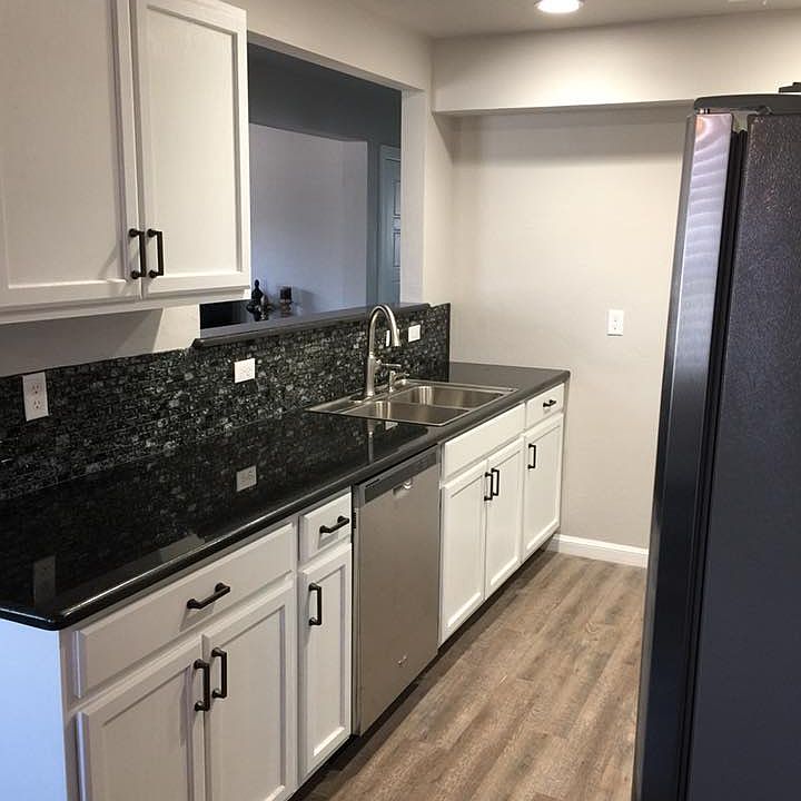 1st image of 26 E 22nd St