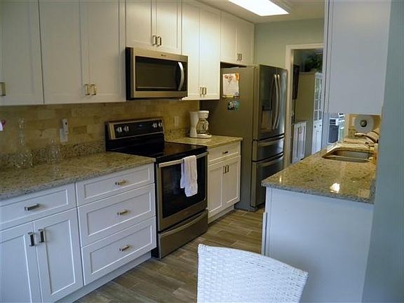 4th image of 1134 Ocean Blvd