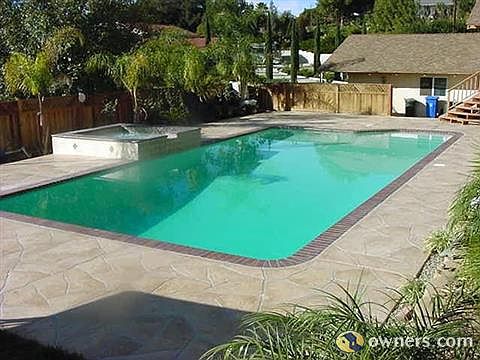 Recently remodeled pool w/spa