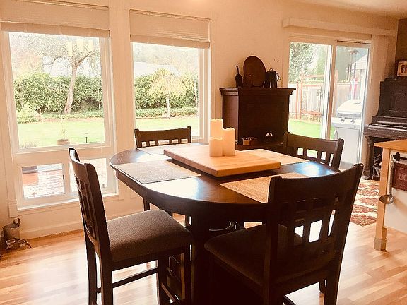 Dining area in Kitchen