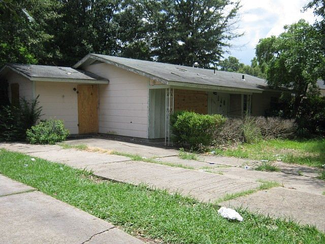 1st image of 646 E McCorkle Cir