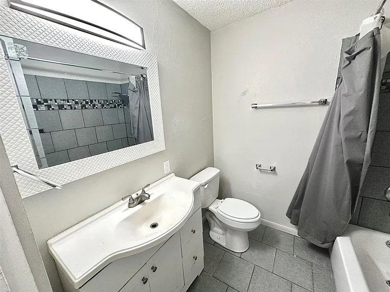 3822 Southway Dr #102 — Photo 27