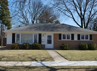945 W Villa Dr, Des Plaines, IL