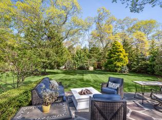 19 Pembroke Dr, East Hampton, NY 11937