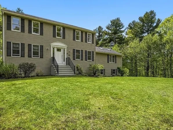 28 Wood Dr, Mendon, MA 01756