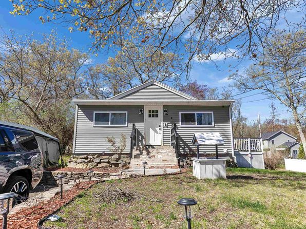 6 Greta Avenue, Derry, NH 03038