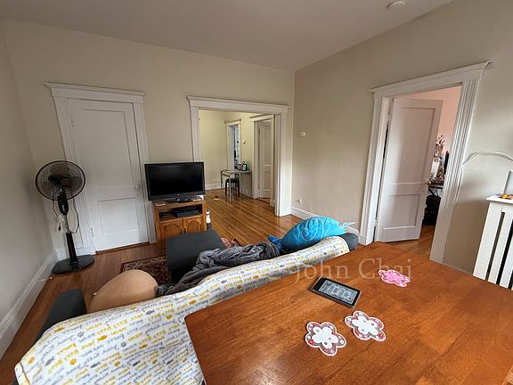 5th image of 9 Egremont Rd APT 10