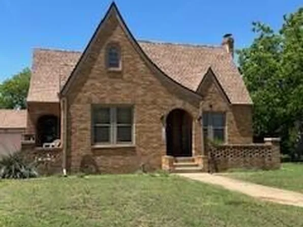 1609 Eubank St, Matador, TX 79244