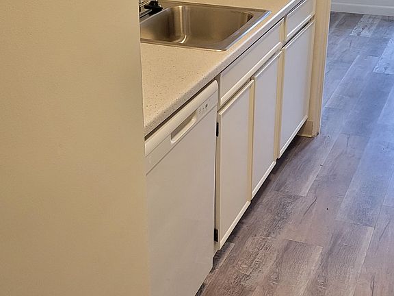 3rd image of 1220 Gaylord St APT 301
