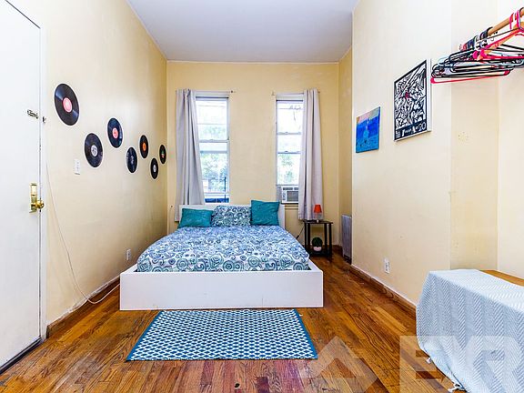 2nd image of 1422 Greene Ave APT 1L