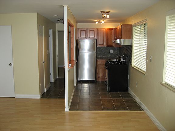4th image of 1260 N Logan St #1260-301