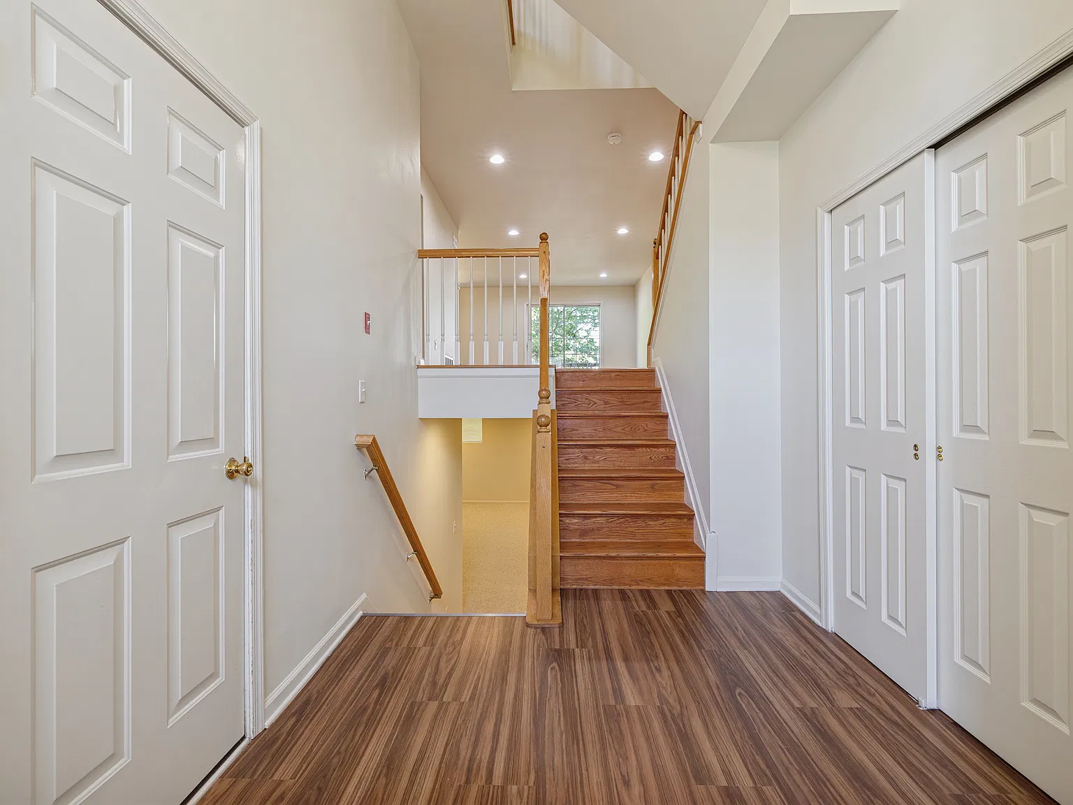 3 bed, 2.5 bath, 2350 sqft, $3,500 — Photo 3