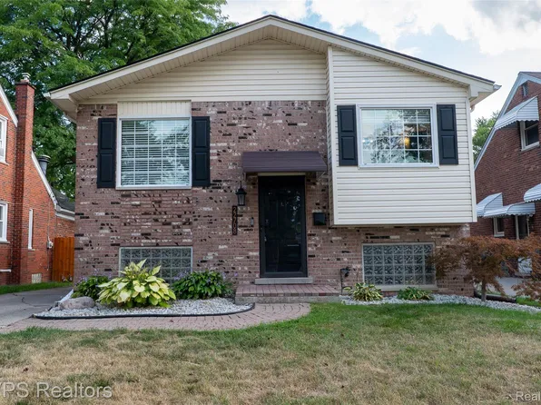 22708 Alger St, Saint Clair Shores, MI 48080