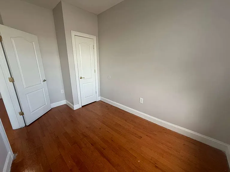6310-12 Broadway #44 — Photo 7