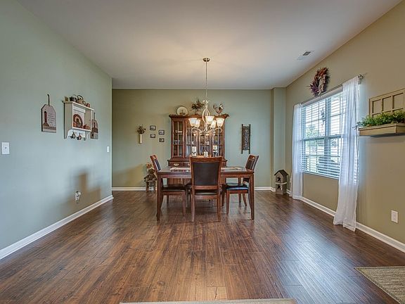5th image of 14829 Dungannon Ct