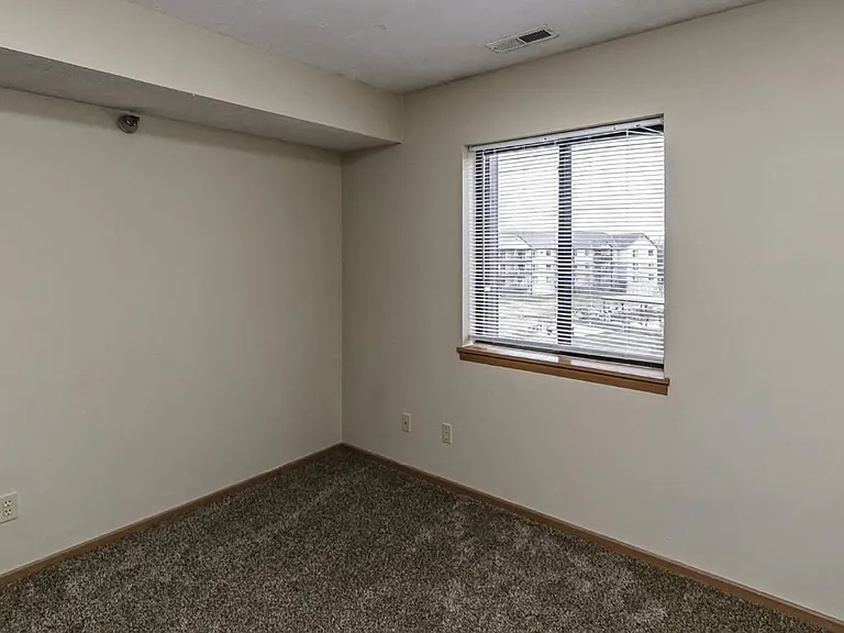 Southwest Gables Apartments — Photo 28