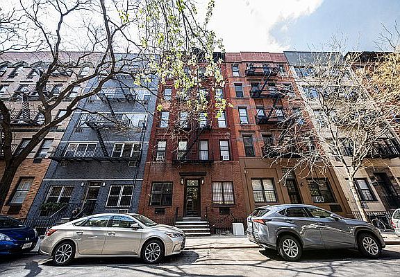 4th image of 310 E 89th St #1H