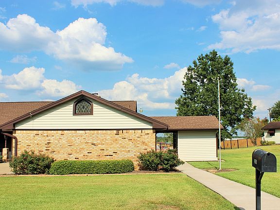 2nd image of 2105 Heritage Dr