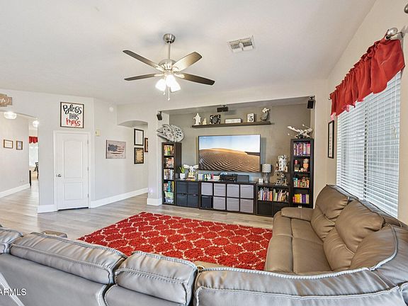 5th image of 4650 E DECATUR Street