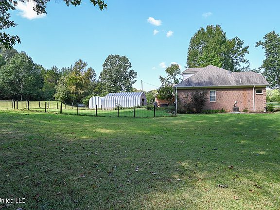 5th image of 180 Melissa Ln