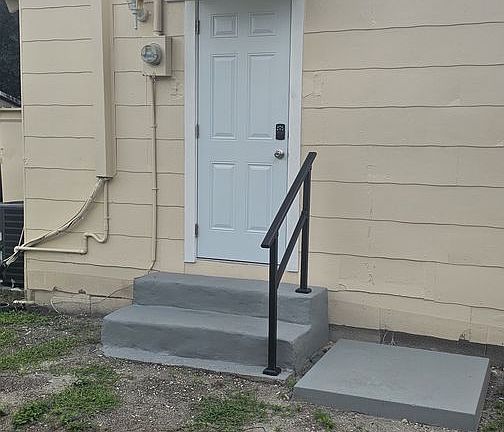 3rd image of 335 Balboa Ave