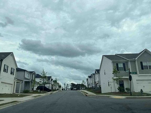 Exterior Neighborhood (street photo)