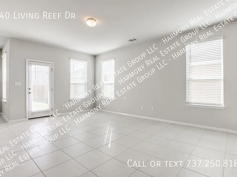 140 Living Reef Dr — Photo 4