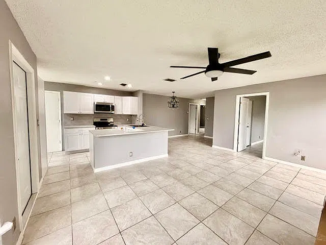 4 bed, 2.0 bath, 1253 sqft, $3,375 — Photo 4