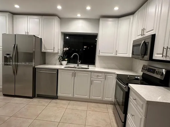 19911 SW 84th Ave, Cutler Bay, FL 33189