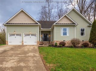 114 Manor Way, Winfield, WV 25213