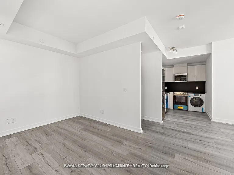 851 Sheppard Ave W #11 — Photo 15