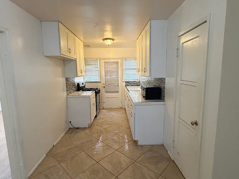 314 N Saint Andrews Pl #3 — Photo 15
