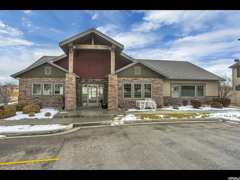 229 E Bridgewater Ln — Photo 32