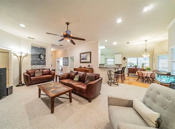 4th image of 213 Autumnwood Dr