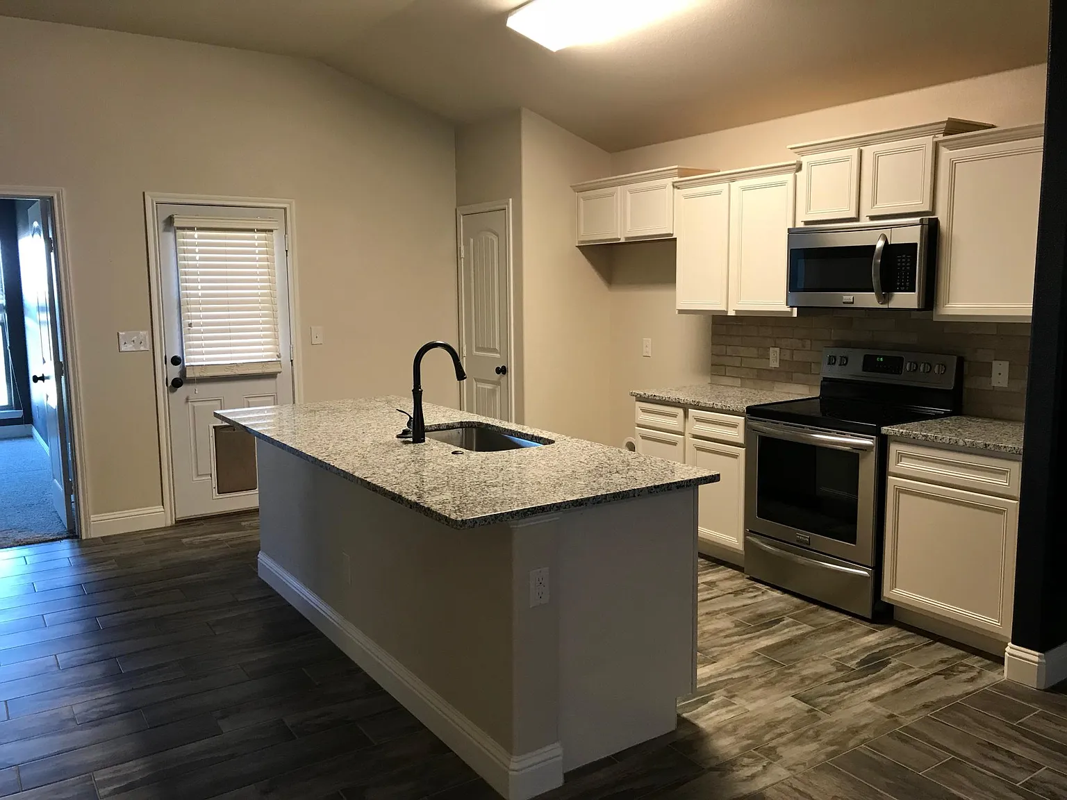 3 bed, 1450 sqft, $1,750 — Photo 3