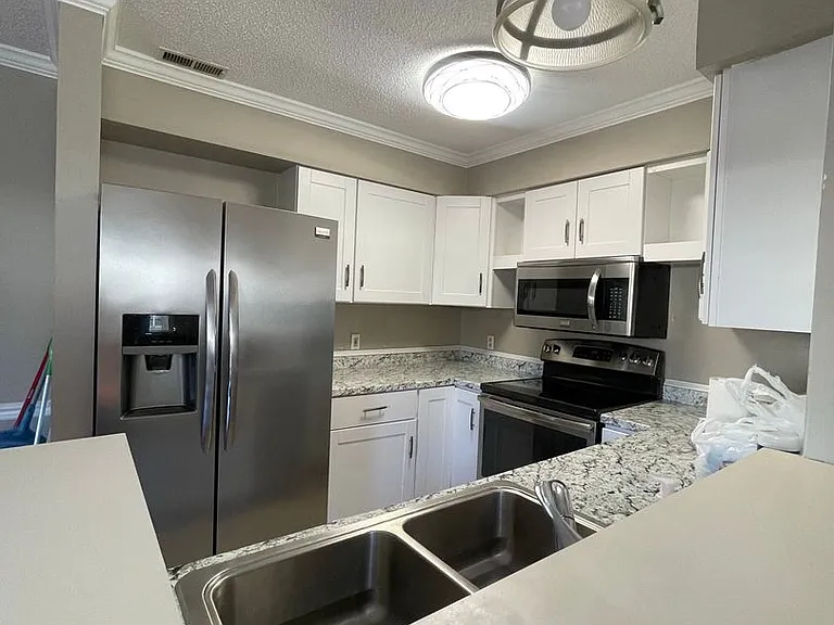 110 Kingsbridge Ln — Photo 6