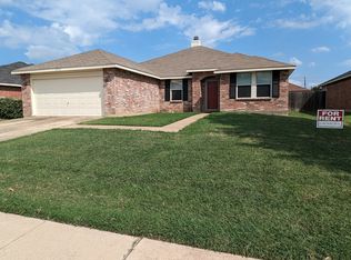 2052 W Grove Ln, Grand Prairie, TX 75052