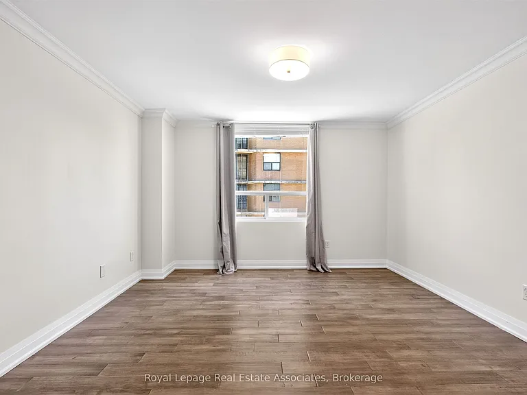 39 Stavebank Rd W #404 — Photo 15